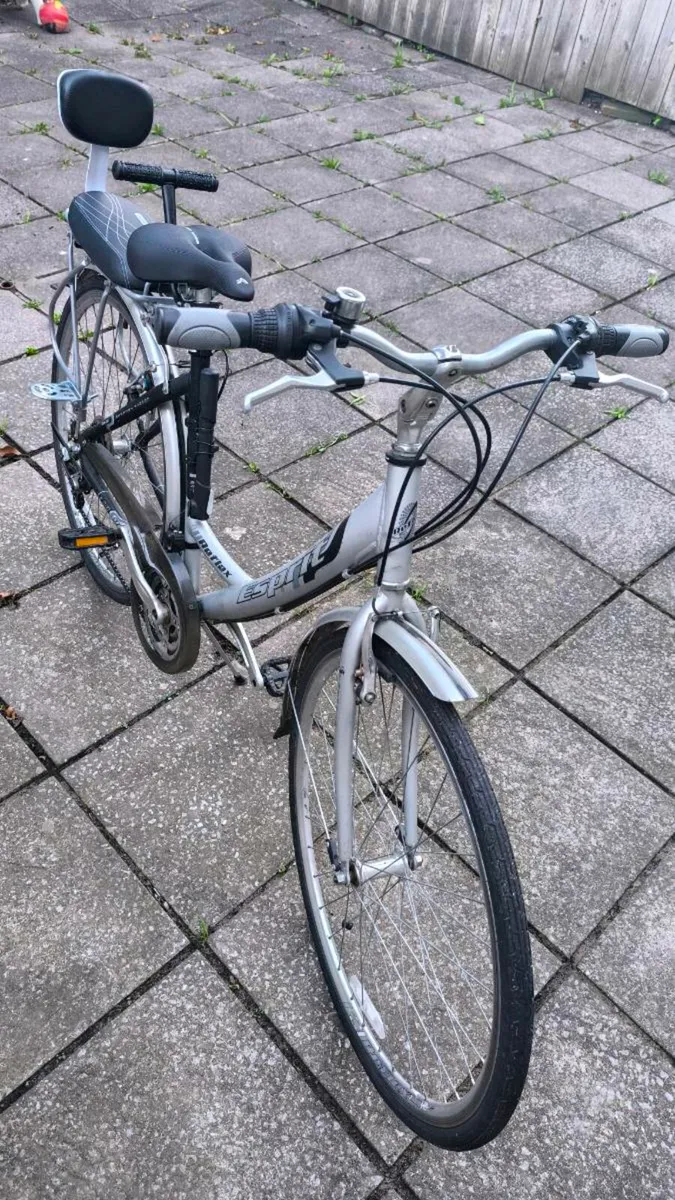 Bicycle with child seat - Image 4