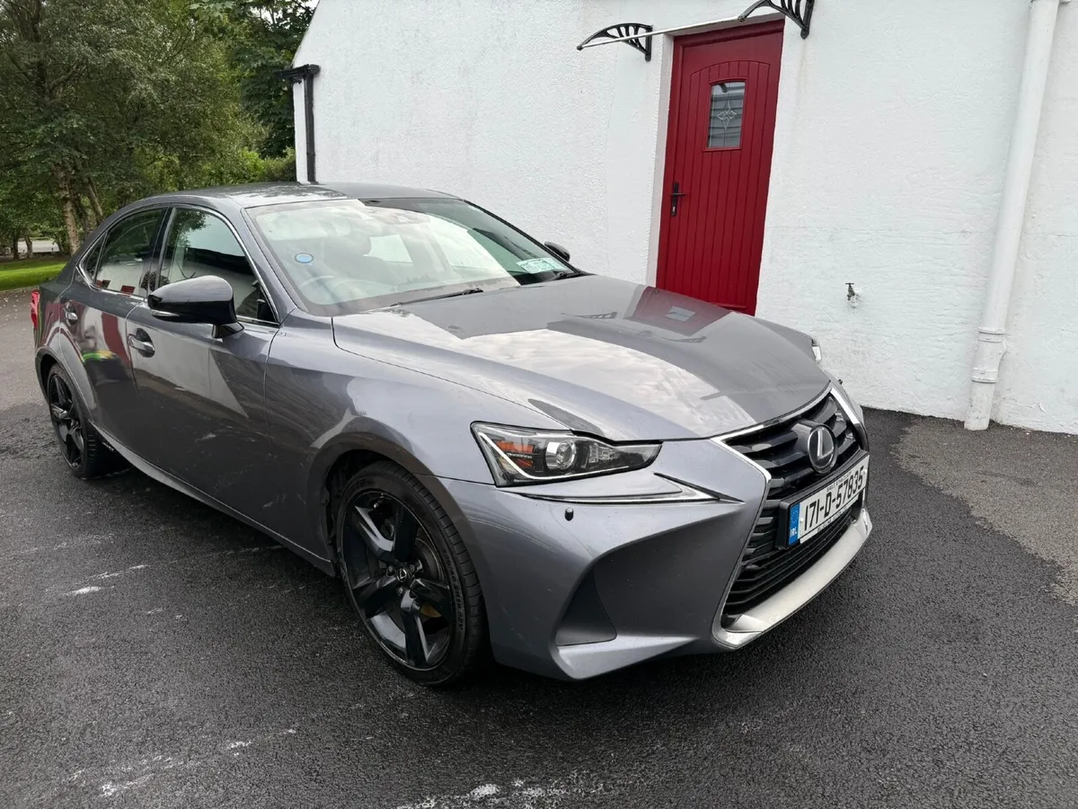 Lexus IS 2017 - Image 4