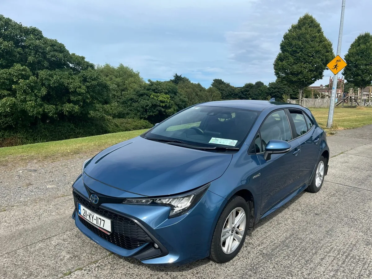 Toyota Corolla Luna Hybrid 2021 - Image 1