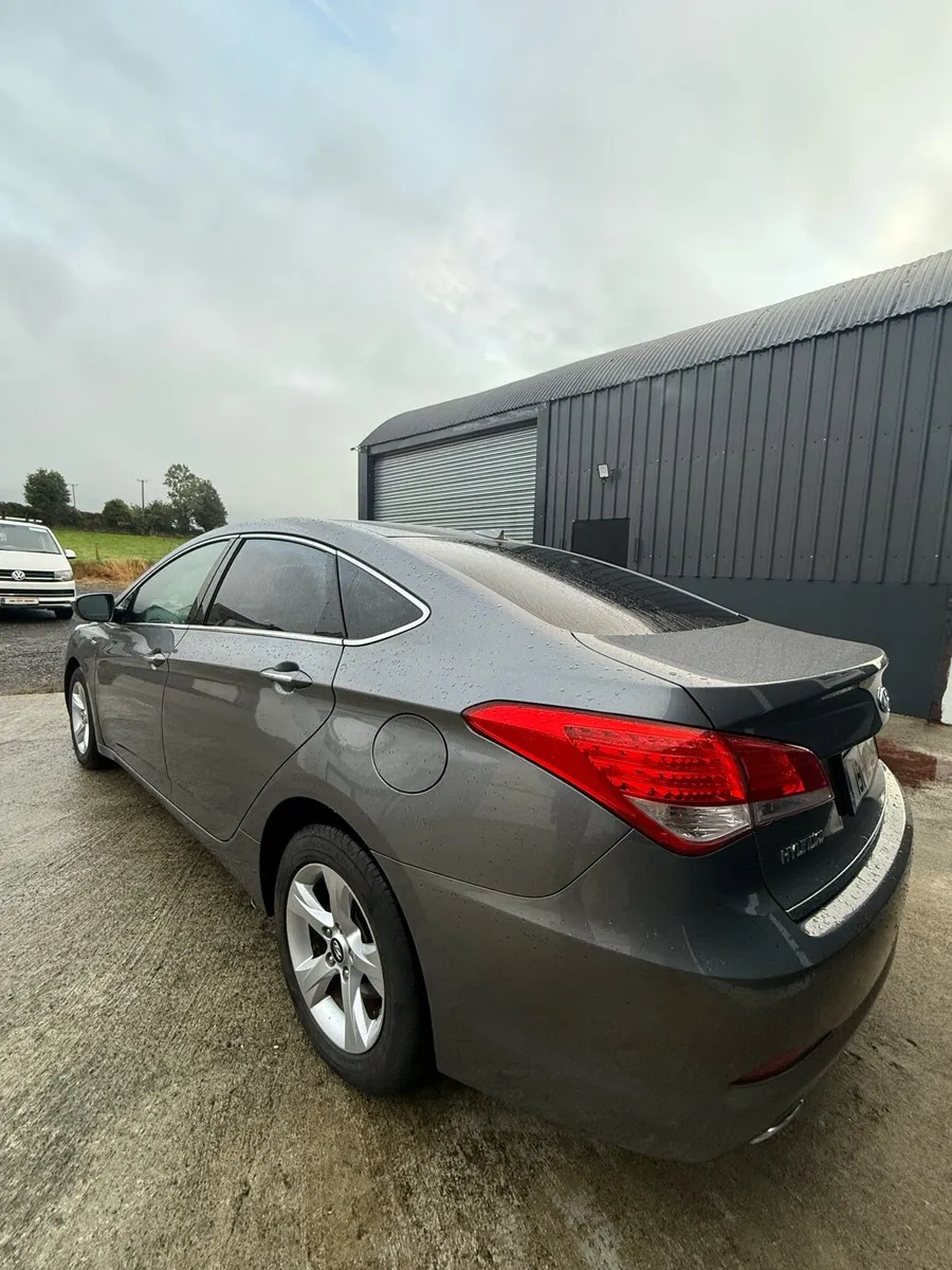 Hyundai i40 executive - Image 2