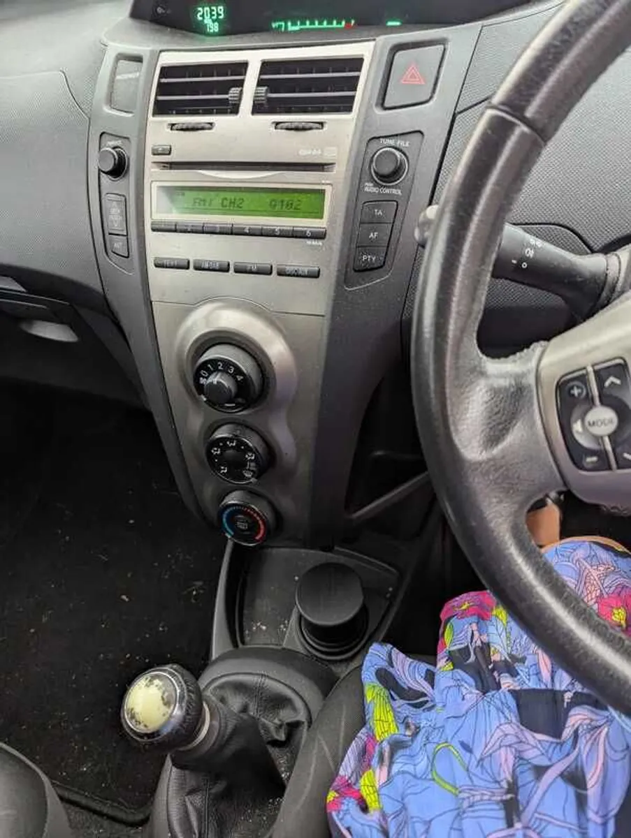 Toyota Yaris 2011 1.0 T2 3dr - Image 4