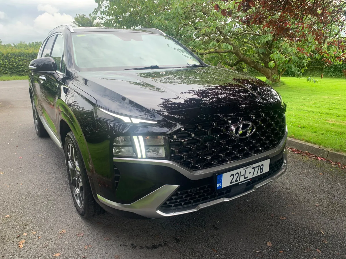 Hyundai Santa Fe 2022 Executive Plus 4x4 - Image 2