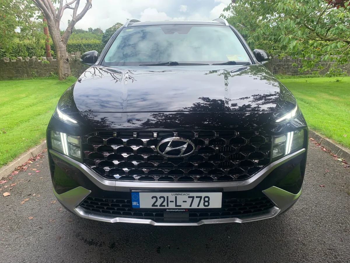 Hyundai Santa Fe 2022 Executive Plus 4x4 - Image 3