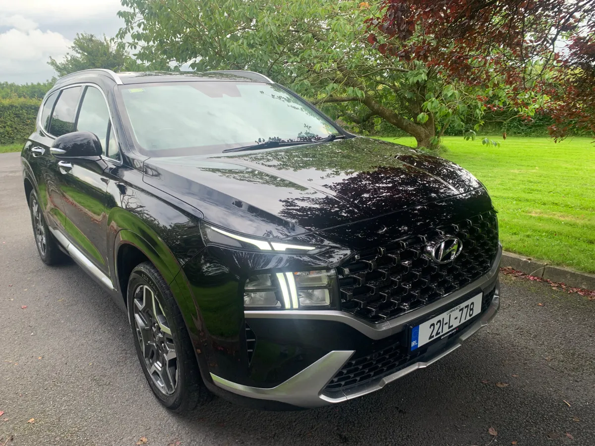 Hyundai Santa Fe 2022 Executive Plus 4x4 - Image 4