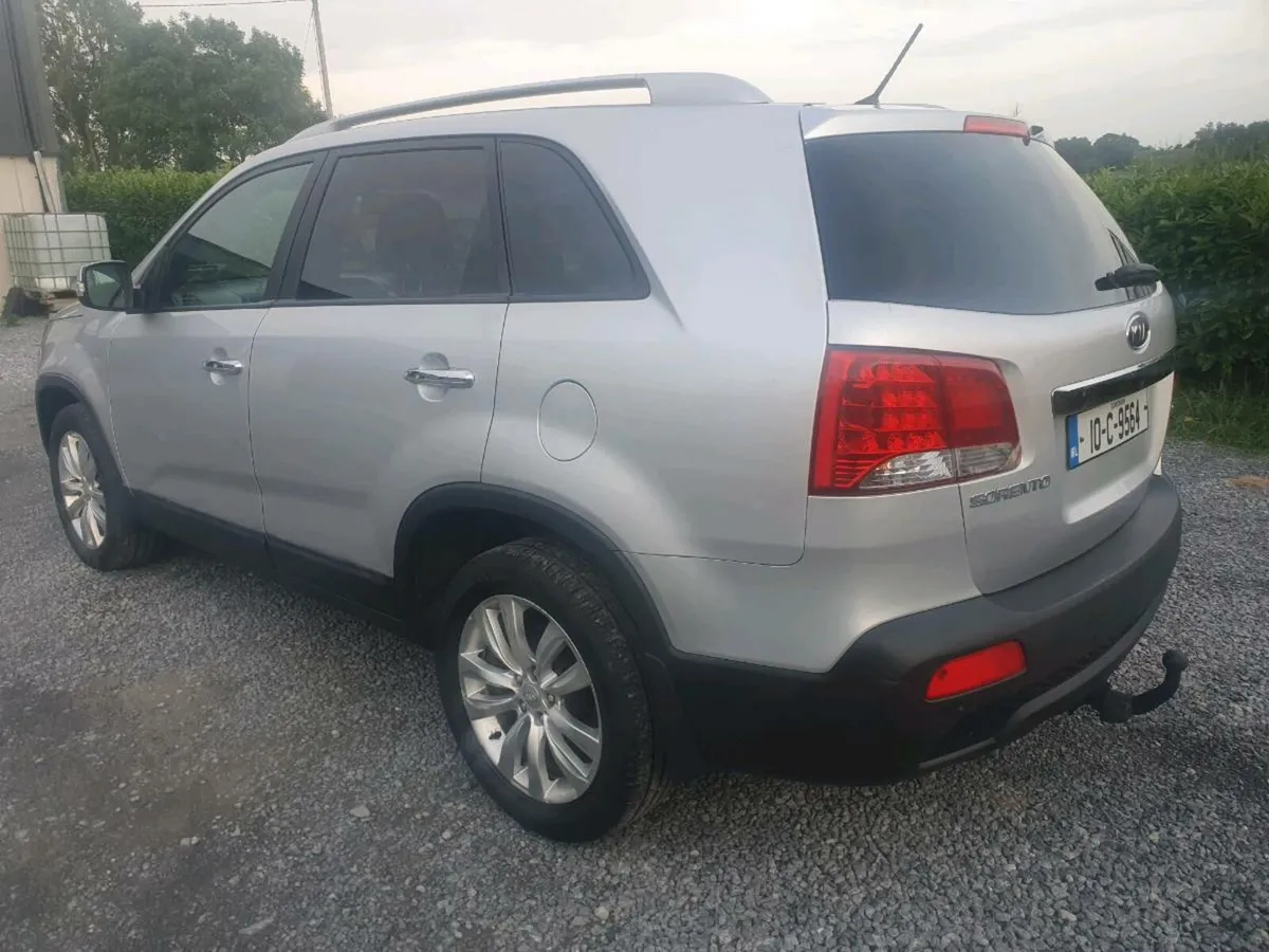 Kia Sorento - Image 4