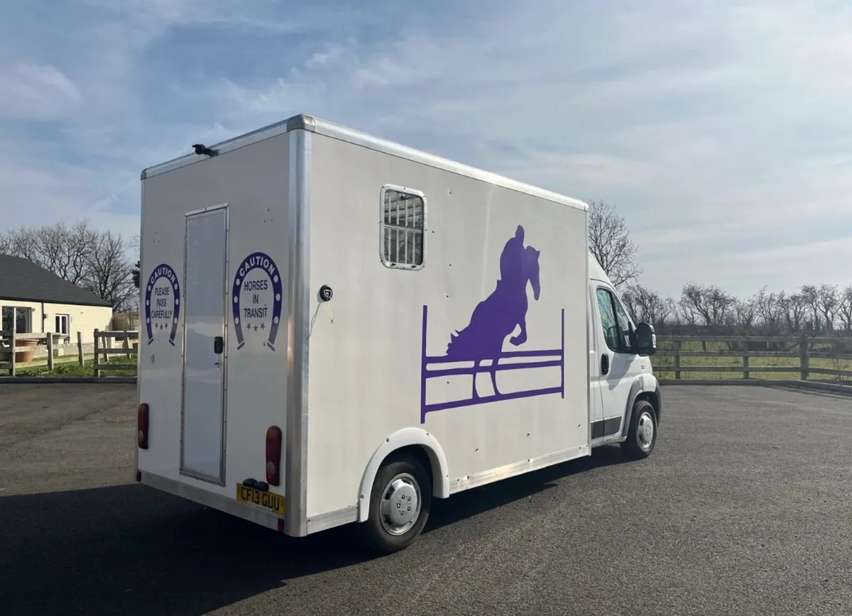 3.5 converted horse van - Image 1