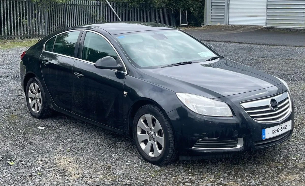 2012 Opel insignia €1000 - Image 1