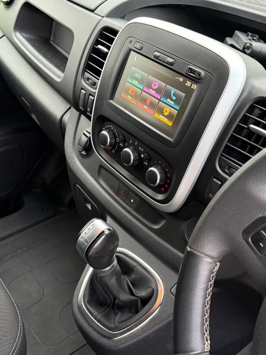 Renault Trafic 2021 - Image 3