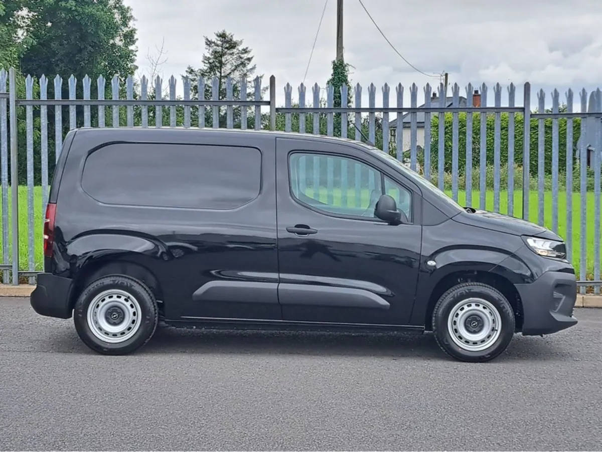 Opel Combo Komfort 1.5td 100BHP L1h1 - Image 3