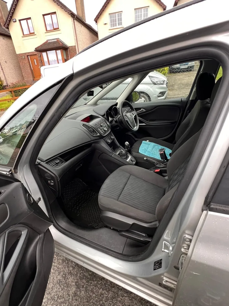 Opel Zafira 2015 - Image 4