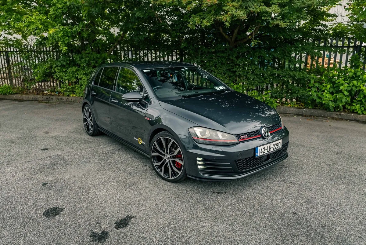 2014 Volkswagen Golf GTi Performance Pack - Image 2