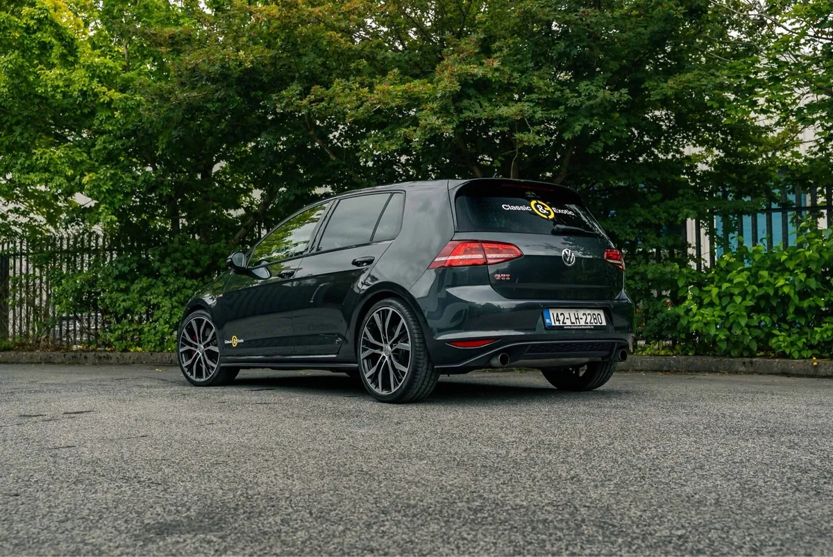 2014 Volkswagen Golf GTi Performance Pack - Image 3
