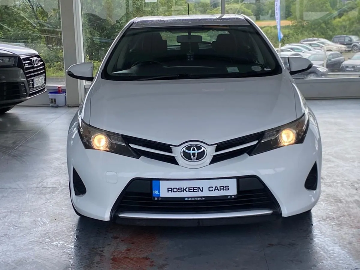 Toyota Auris 1.4 D-4d Active S/S 5DR - Image 2