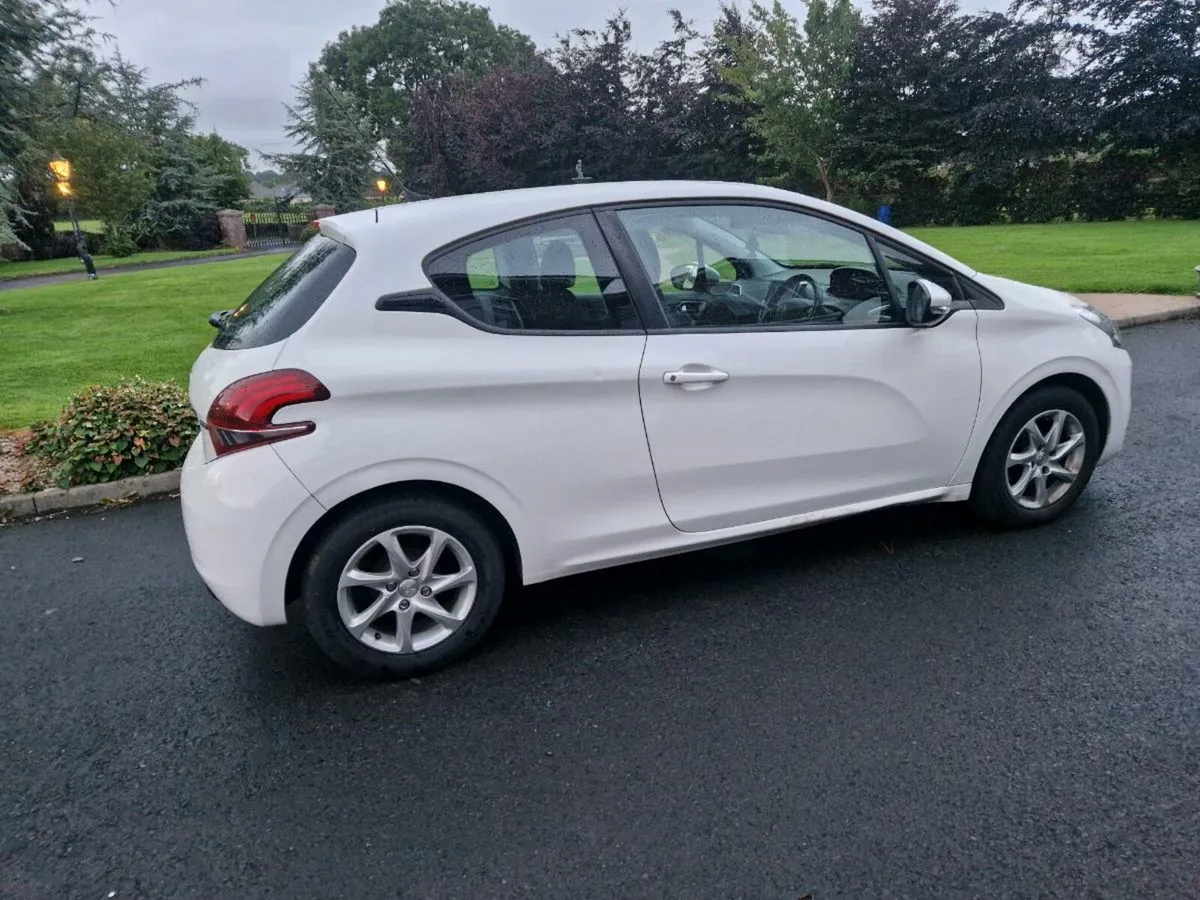 Car - Image 2