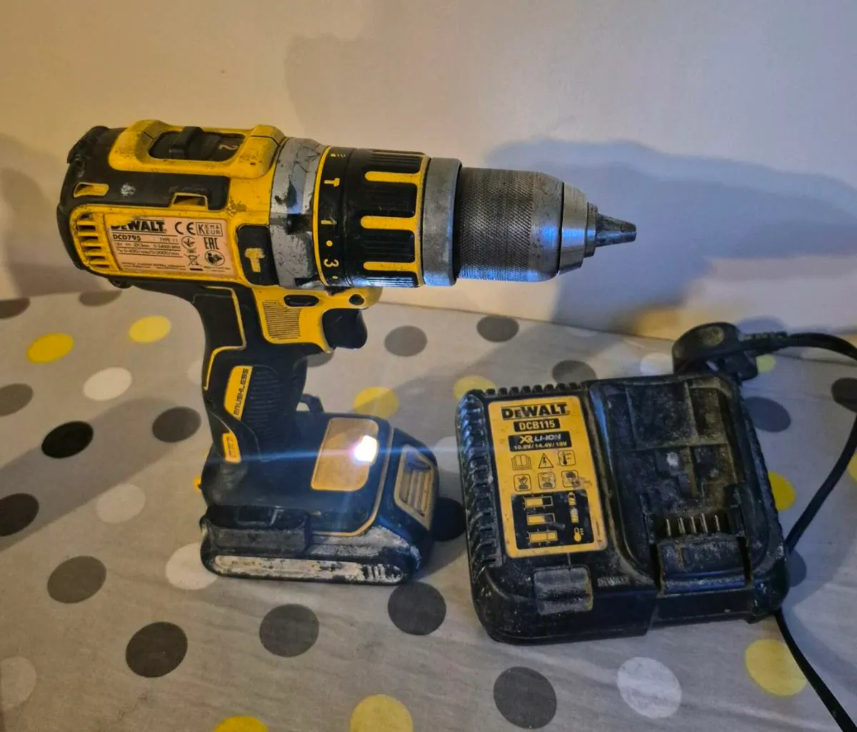 DeWalt 18V Li-ion Cordless Drill - Image 1
