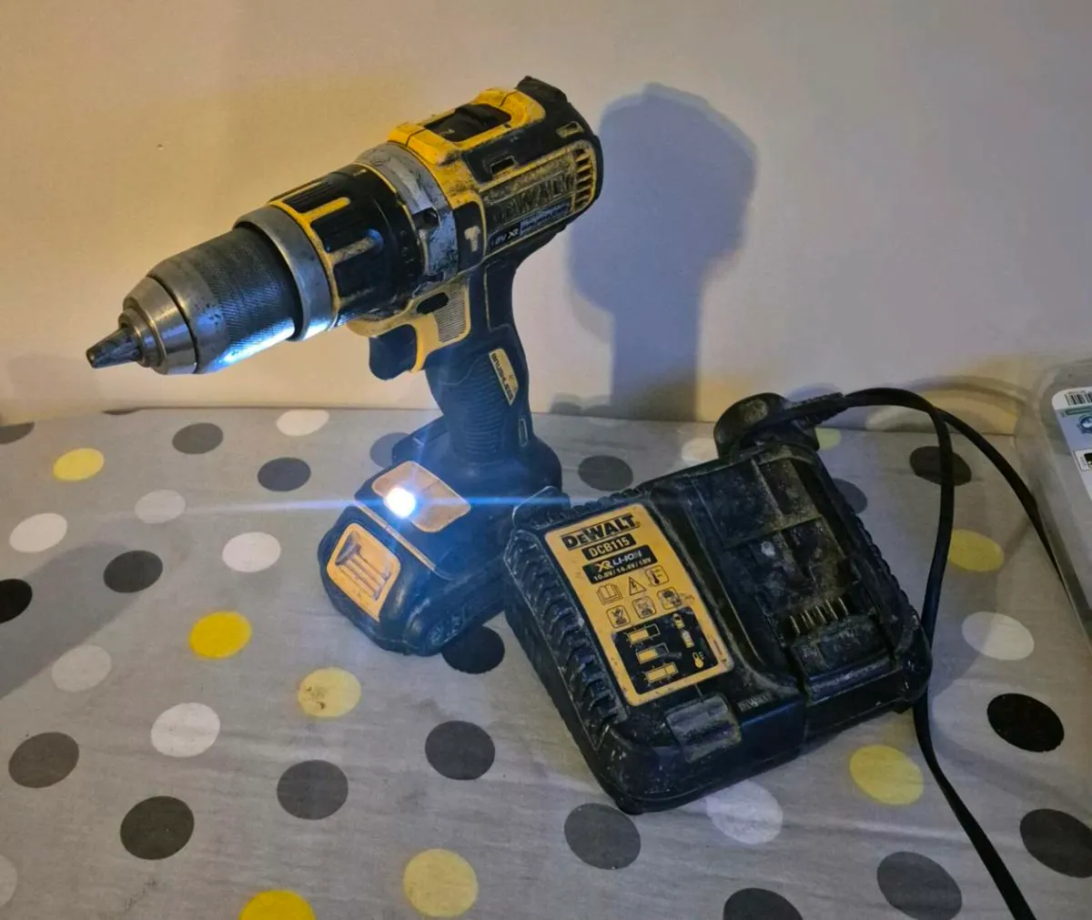 DeWalt 18V Li-ion Cordless Drill - Image 2
