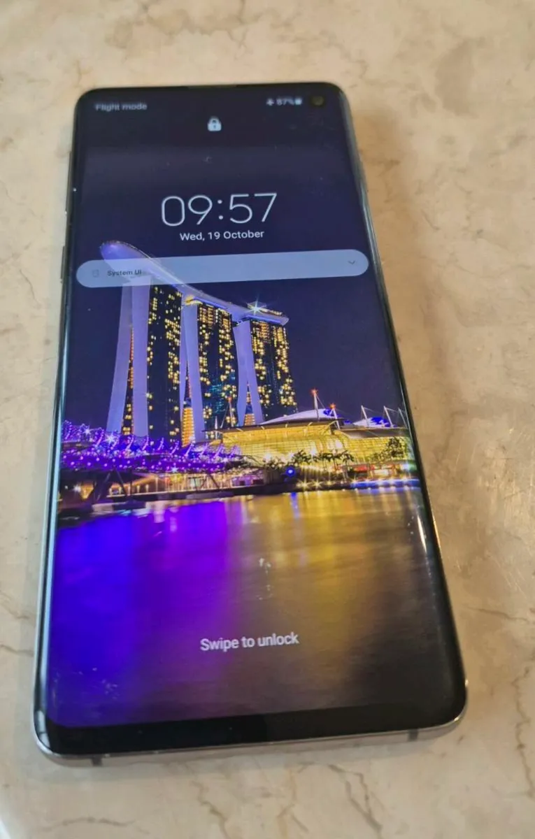 Samsung Galaxy S10+ Plus 128gb 
in good condition - Image 1