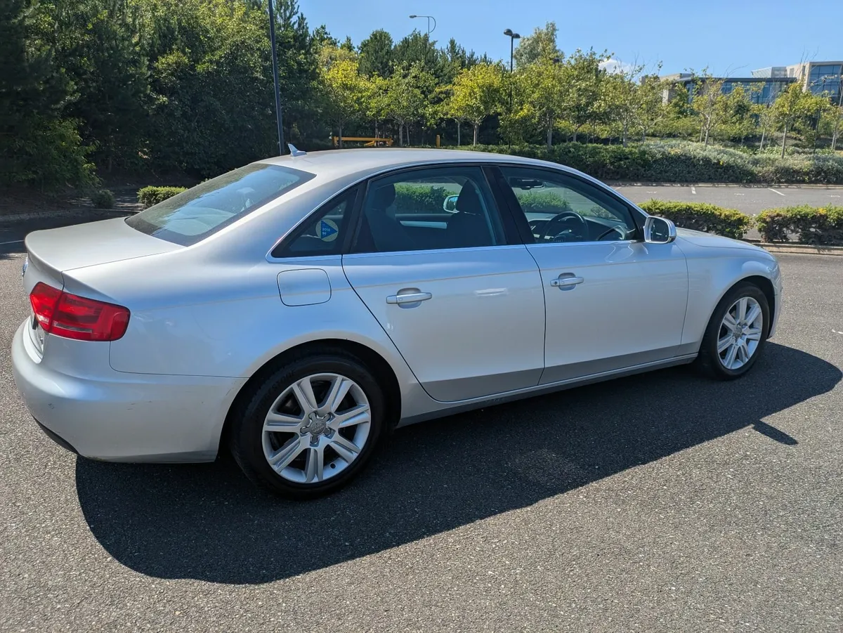 Audi A4 2010 - Image 4
