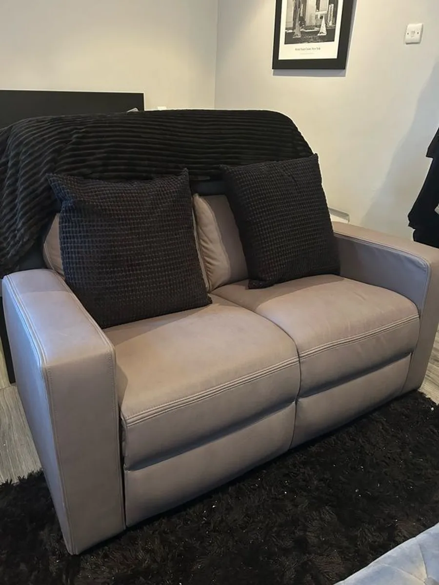 2 seater sofa with cushions and blanket - Image 3