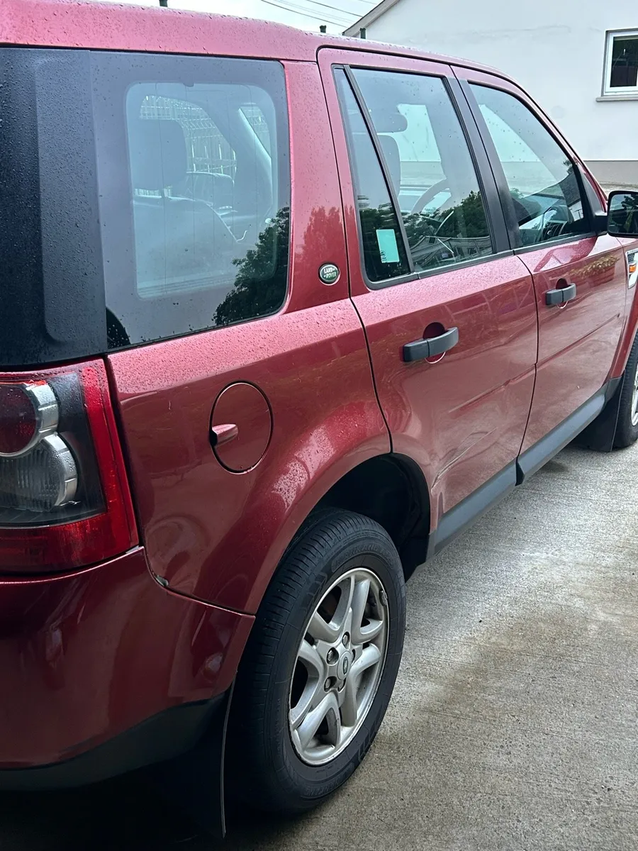 Land Rover - Image 3
