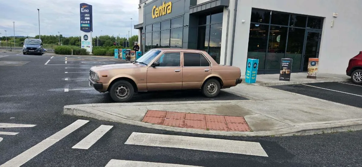 toyota corona 1980 - Image 2