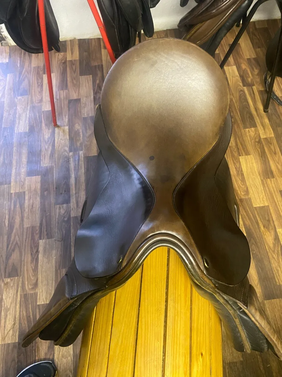 17” Black Country Leather saddle - Image 4