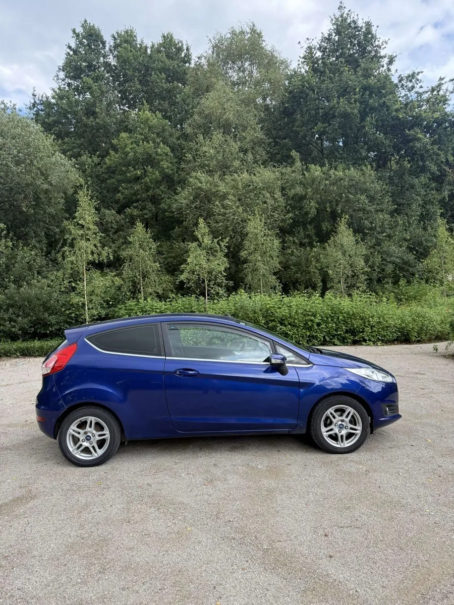 Ford fiesta - Image 2