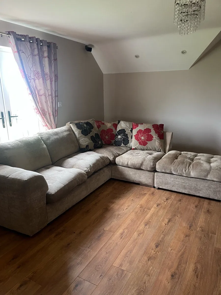 Sofa - Image 4