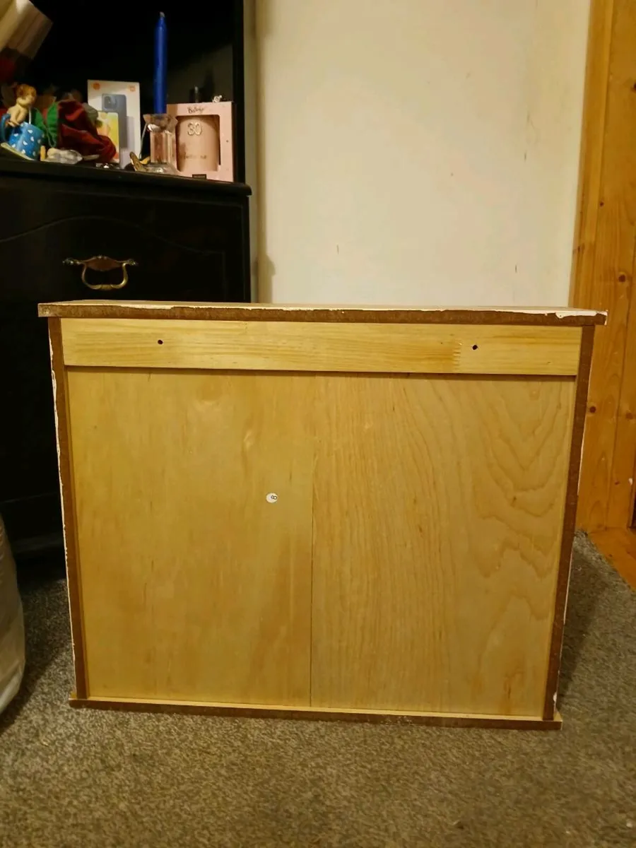 Small mirrored cabinet - Image 4