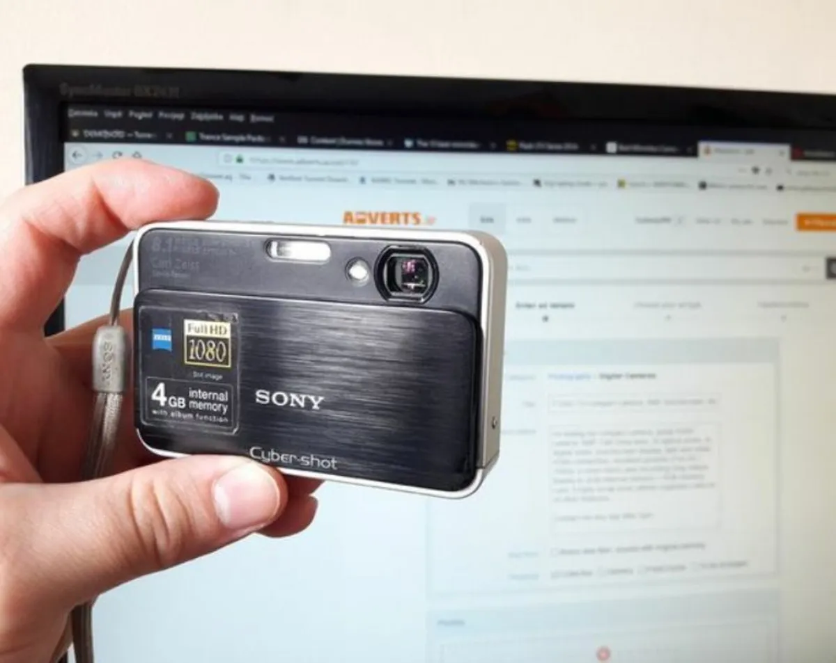 SONY DSC-T2 compact camera, 8MP, with touchscreen - Image 3