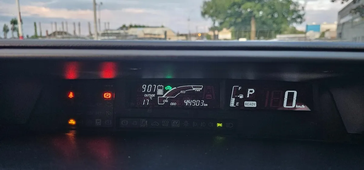 Toyota AQUA 2017 Auto push start - Image 2