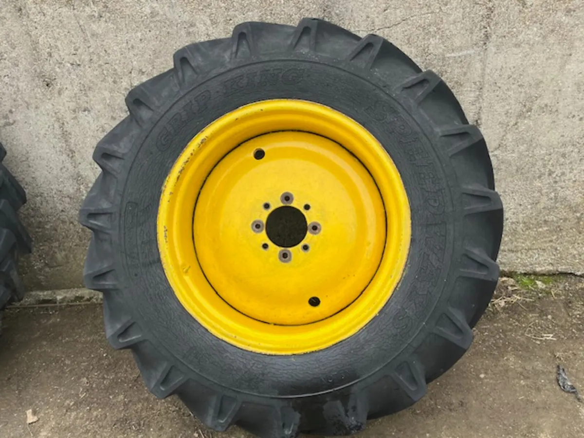 16.9 x 30 MF Solid Wheels - Image 2