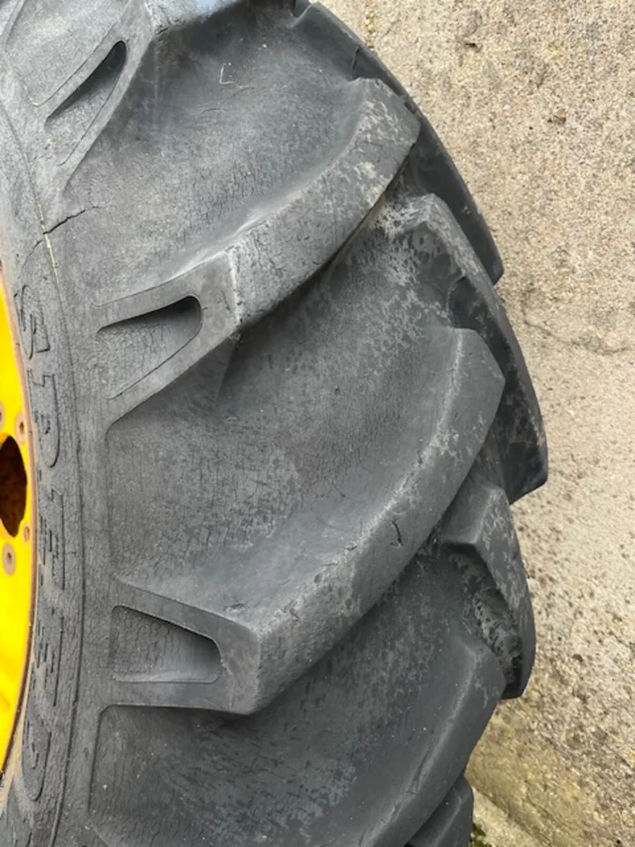 16.9 x 30 MF Solid Wheels - Image 3