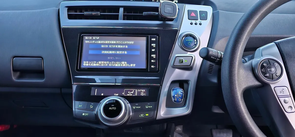 Toyota Prius 2019 7 seater - Image 4