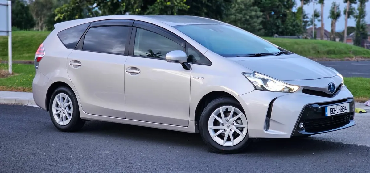 Toyota Prius 2019 7 seater - Image 1