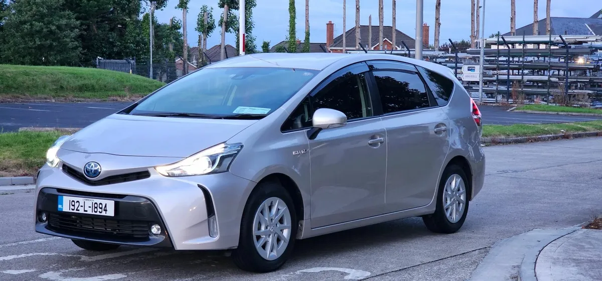 Toyota Prius 2019 7 seater - Image 1