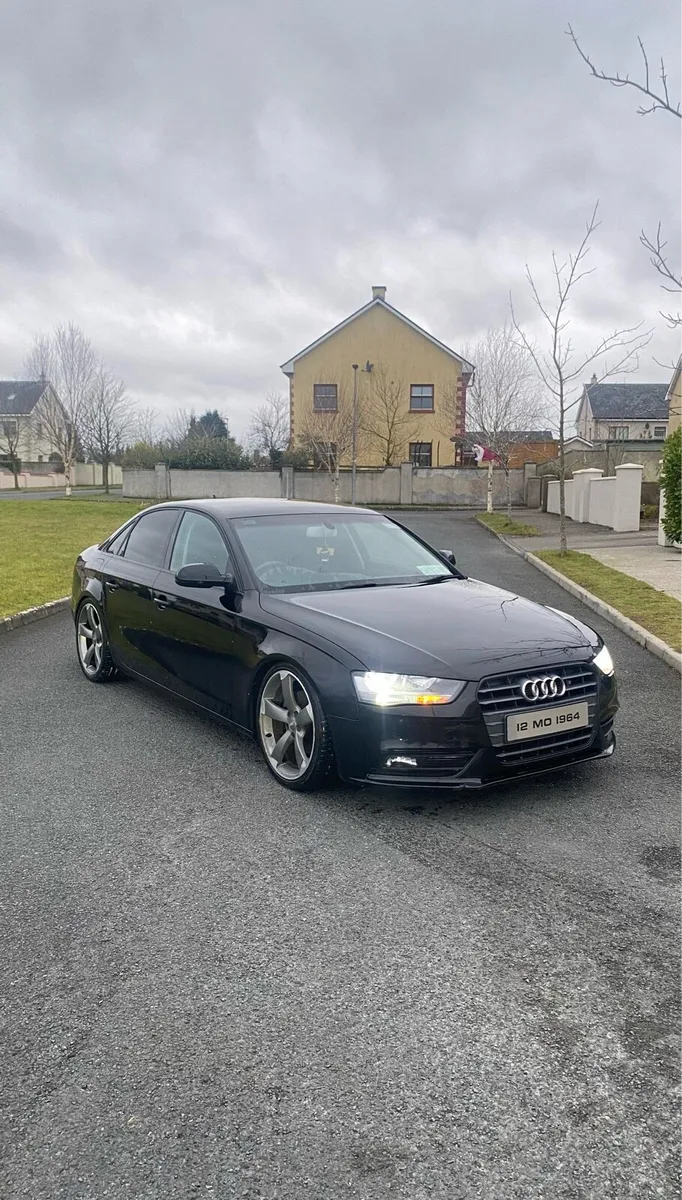 Audi A4 2.0TDI 177bhp *Low Mileage* - Image 2