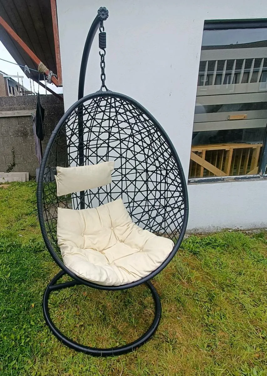 Swing chair - Image 1