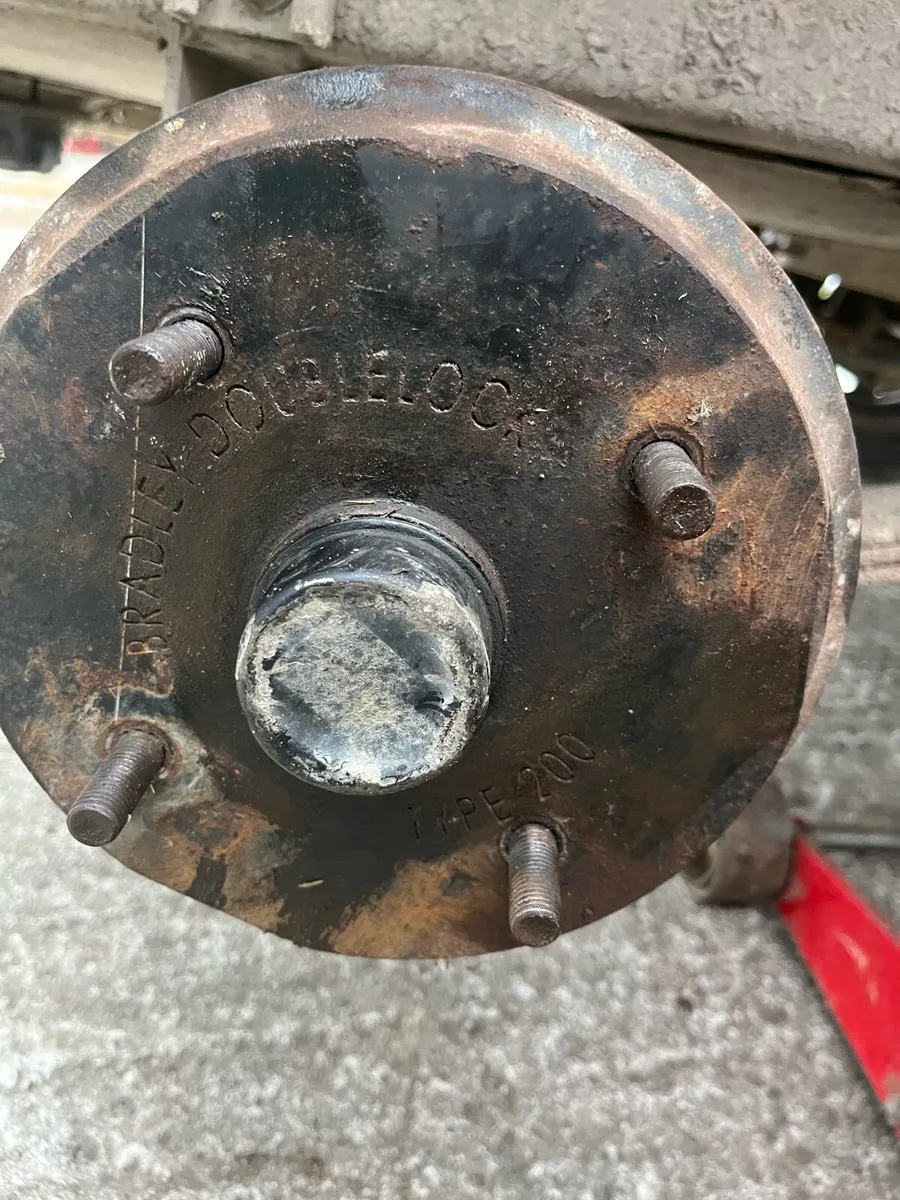 Wanted Bradley double lock  type 200 hub - Image 3