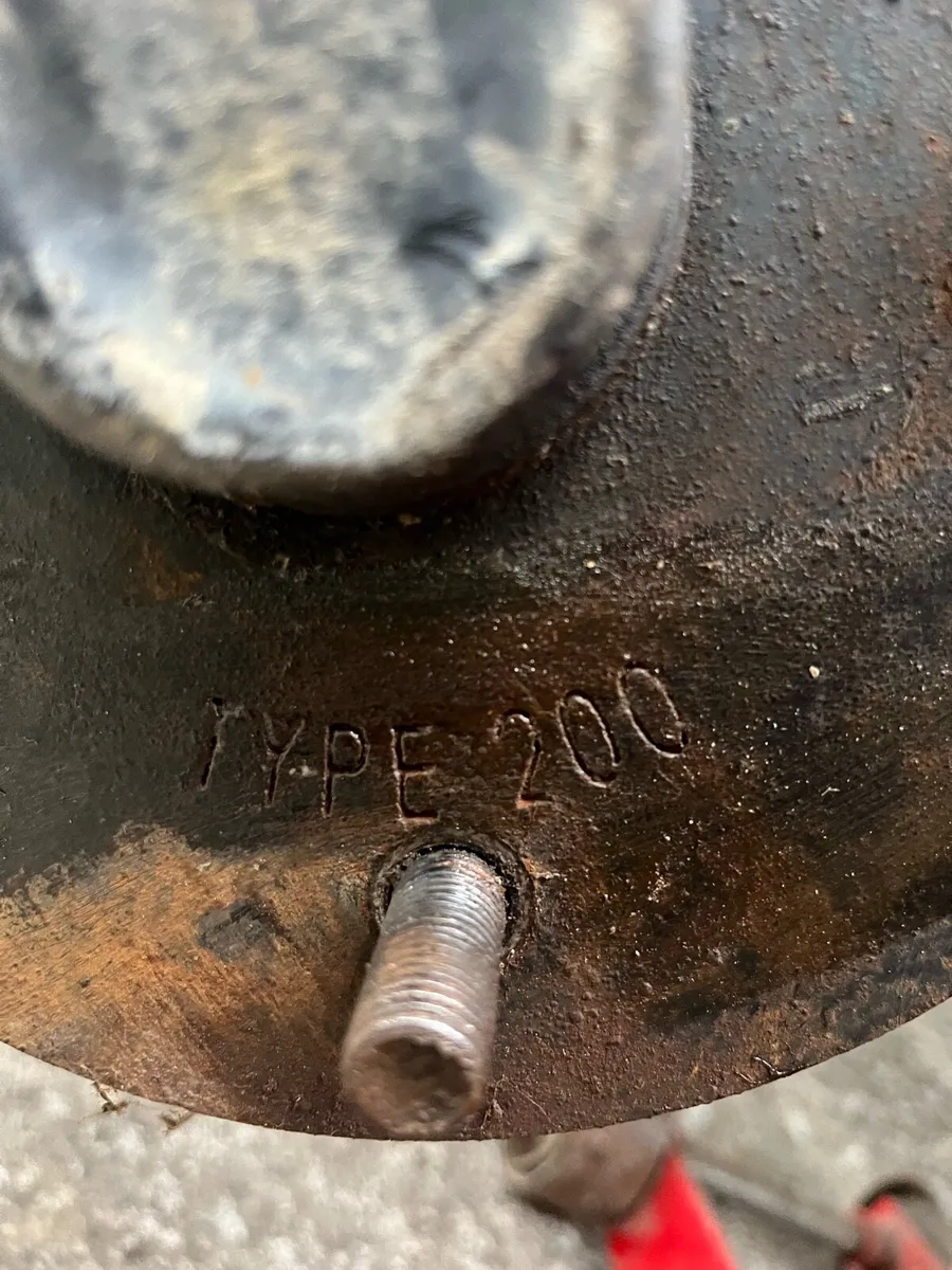 Wanted Bradley double lock  type 200 hub - Image 4