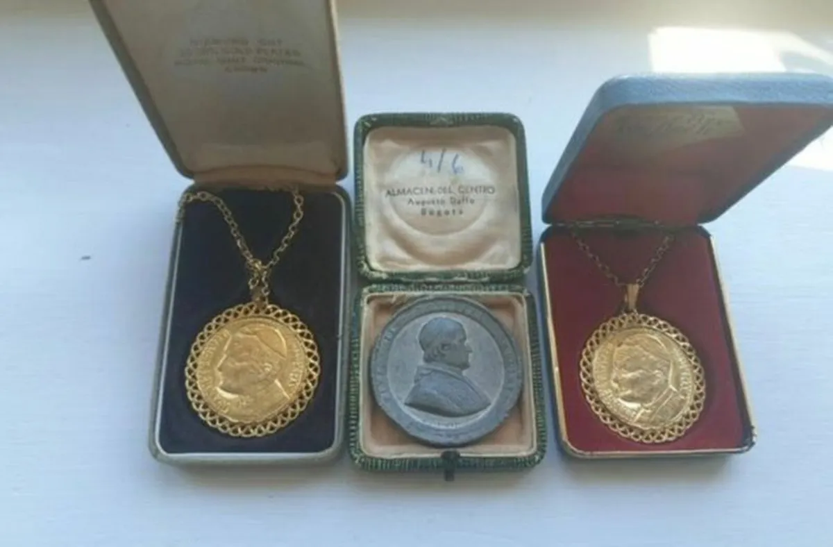Original Papal Commemorative Medals (3) - Image 1