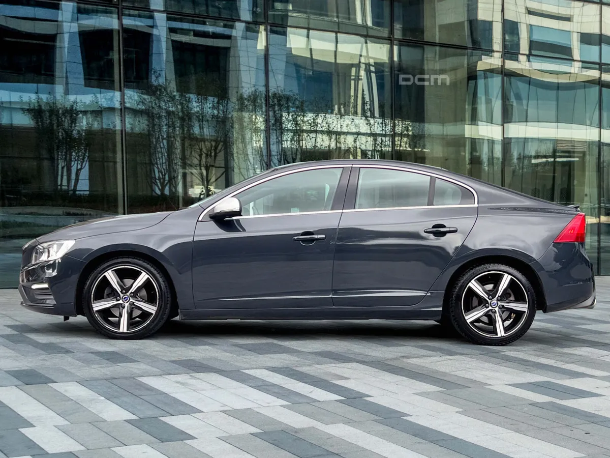 VOLVO S60 D2 R DESIGN - Image 4