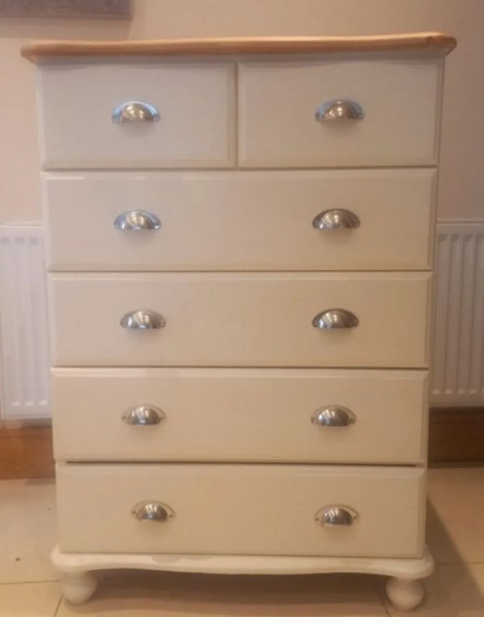 Chest of drawers - Image 1