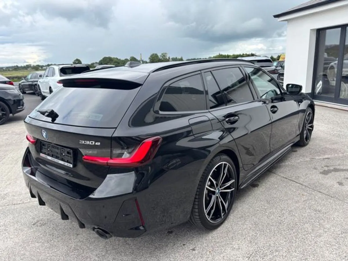 BMW 3 Series 330E M Sport PRO - Image 4