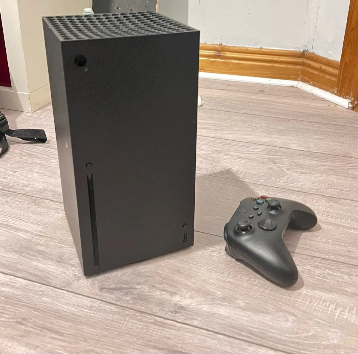 Xbox Series X 1TB - Image 1
