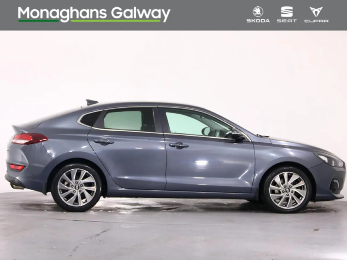 Hyundai i30 FASTBACK 5DR - Image 3