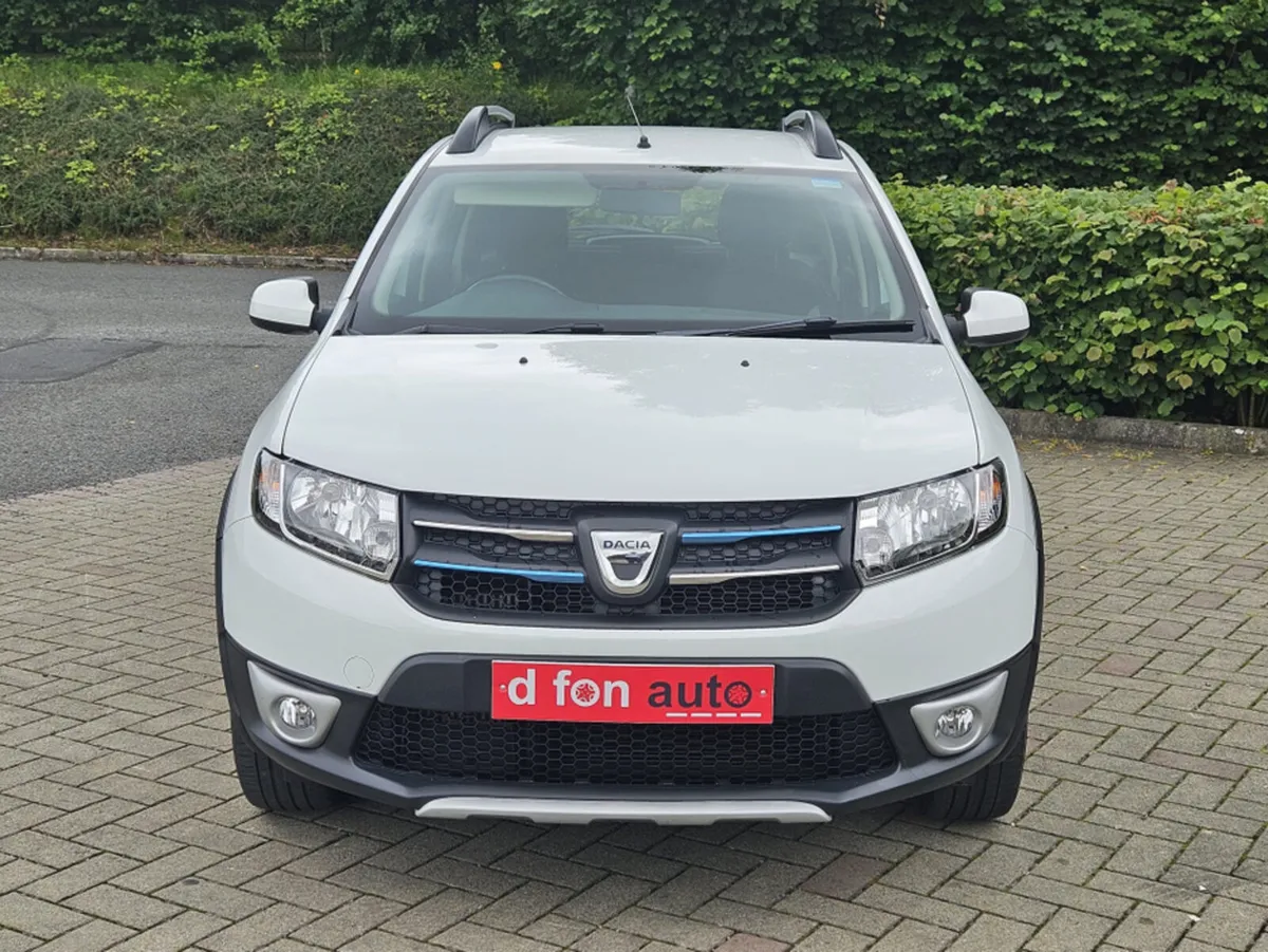 Dacia Sandero Stepway 1.0 PETROL LAUREATE MODEL * - Image 2