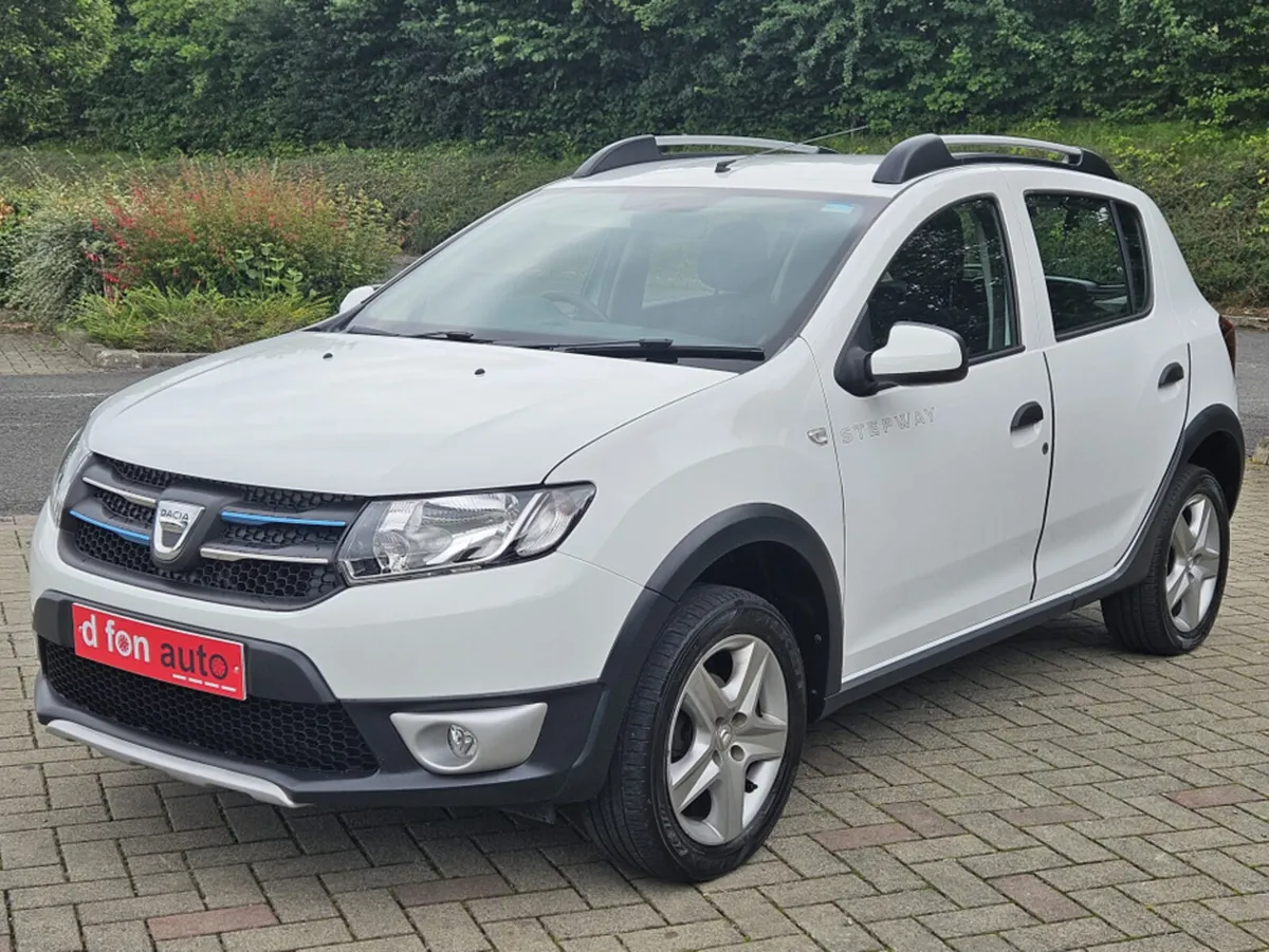 Dacia Sandero Stepway 1.0 PETROL LAUREATE MODEL * - Image 3
