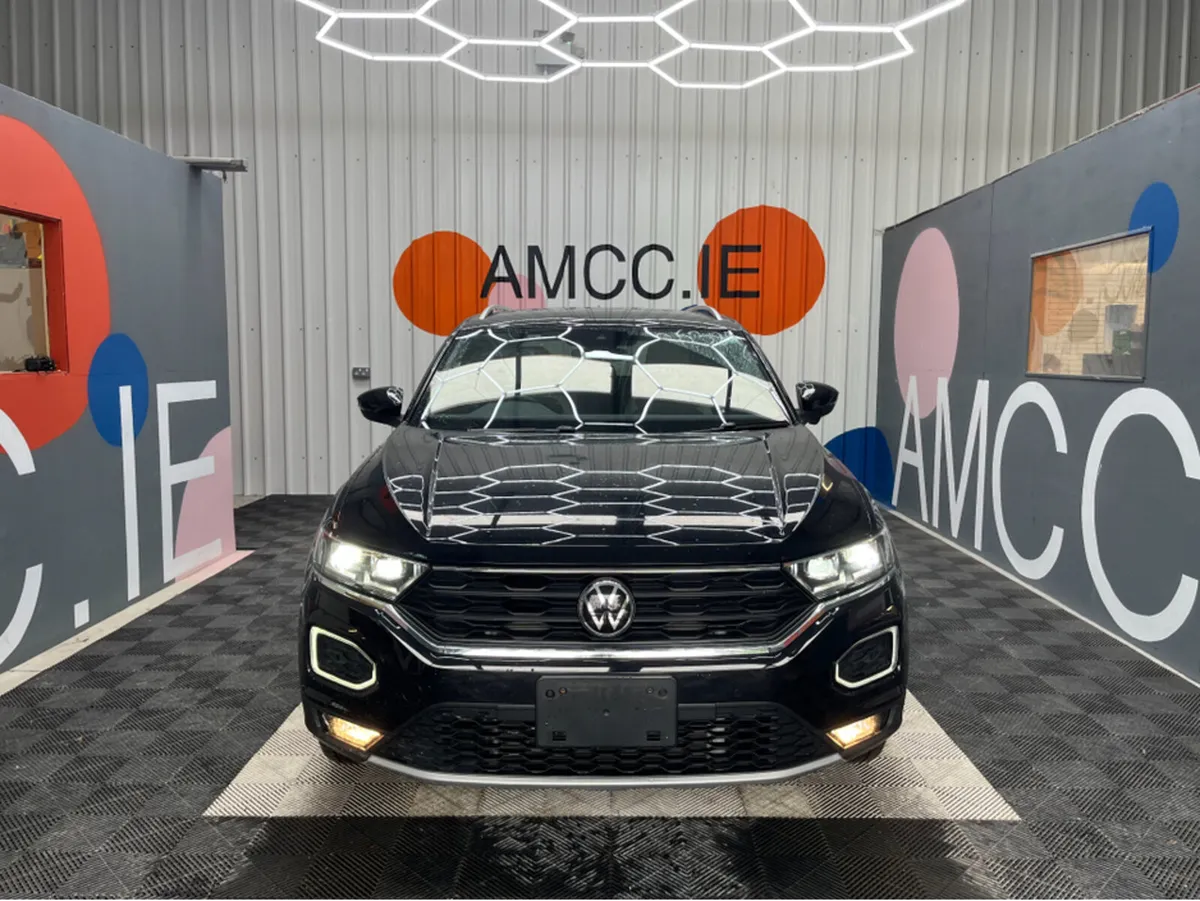 Volkswagen T-Roc 2.0 DIESEL / 25K Kms / AUTOMATIC - Image 2