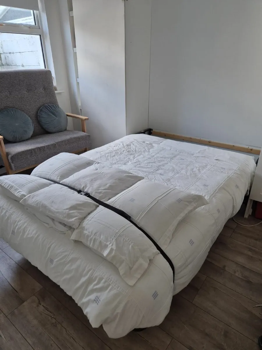 Vertical wall bed- space saving double bed and mat - Image 3